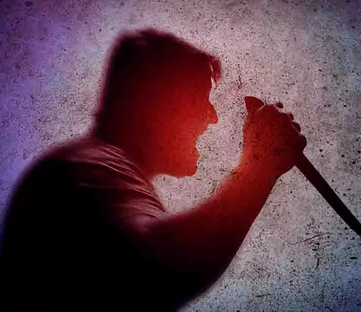 Delhi में बीड़ी देने से मना करने पर लड़के ने व्यक्ति को चाकू मार दिया Delhi में बीड़ी देने से मना करने पर लड़के ने व्यक्ति को चाकू मार दिया