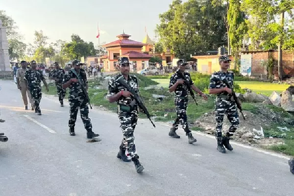 Delhi blast के आरोपियों की भागने की योजना के चलते नेपाल सीमा पर कड़ी निगरानी Delhi blast के आरोपियों की भागने की योजना के चलते नेपाल सीमा पर कड़ी निगरानी