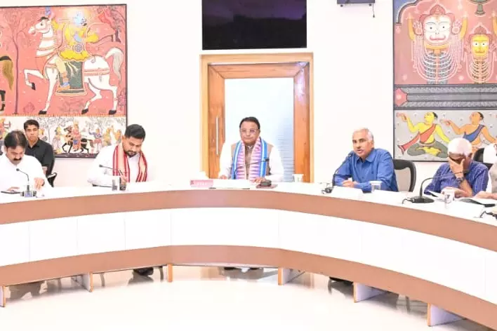 Odisha CM ने कटक में टी20 मैच की सुरक्षा और सुचारू संचालन पर जोर दिया Odisha CM ने कटक में टी20 मैच की सुरक्षा और सुचारू संचालन पर जोर दिया