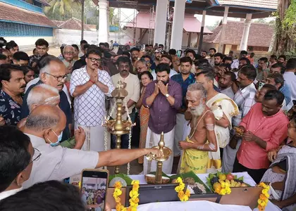 Dileep की नई फिल्म डी 152 की शूटिंग शुरू Dileep की नई फिल्म डी 152 की शूटिंग शुरू