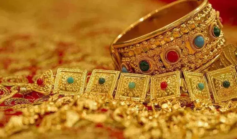 Hyderabad में बैंक लॉकर से एक रिश्तेदार ने बेचे सोने के गहने Hyderabad में बैंक लॉकर से एक रिश्तेदार ने बेचे सोने के गहने
