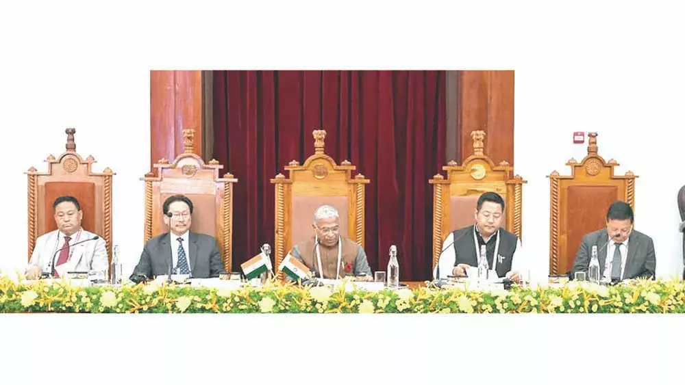Nagaland : हरिवंश ने सक्रिय जलवायु कार्रवाई का आह्वान किया Nagaland : हरिवंश ने सक्रिय जलवायु कार्रवाई का आह्वान किया
