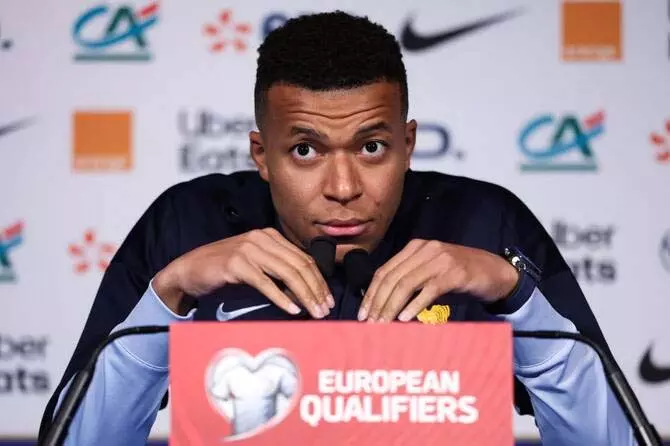 Mbappe ने पेरिस हमलों की 10वीं बरसी पर पीड़ितों को दी श्रद्धांजलि Mbappe ने पेरिस हमलों की 10वीं बरसी पर पीड़ितों को दी श्रद्धांजलि