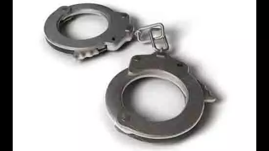 Balongi में 8 साल की बच्ची से बलात्कार के आरोप में एक व्यक्ति गिरफ्तार Balongi में 8 साल की बच्ची से बलात्कार के आरोप में एक व्यक्ति गिरफ्तार