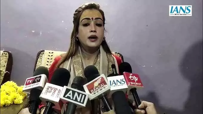 हर्षा रिचरिया ने महिलाओं को सतर्क किया, कहा – प्रेम में अंधविश्वास न करें, अपनी सुरक्षा खुद सुनिश्चित करें हर्षा रिचरिया ने महिलाओं को सतर्क किया, कहा – प्रेम में अंधविश्वास न करें, अपनी सुरक्षा खुद सुनिश्चित करें