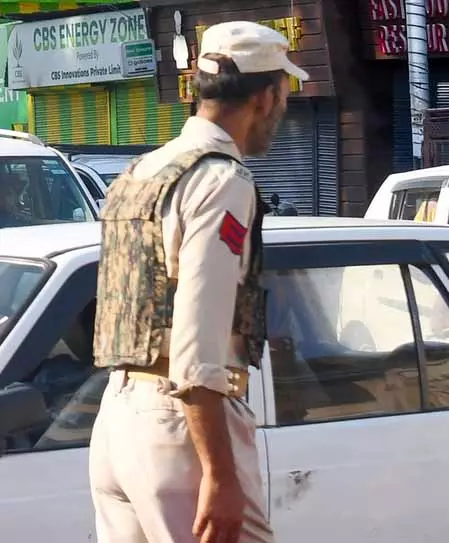 जम्मू-कश्मीर: डोडा पुलिस ने आतंकवादियों के सहयोगियों के खिलाफ चलाया अभियान जम्मू-कश्मीर: डोडा पुलिस ने आतंकवादियों के सहयोगियों के खिलाफ चलाया अभियान