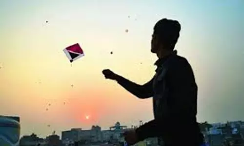 Jaipur: जयपुर में बर्ड सेफ्टी को लेकर कांच-धातु मिश्रित मांझे पर प्रतिबंध Jaipur: जयपुर में बर्ड सेफ्टी को लेकर कांच-धातु मिश्रित मांझे पर प्रतिबंध