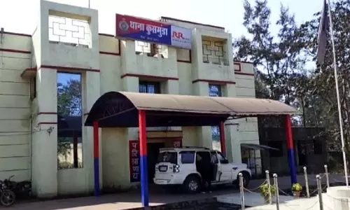 नायब तहसीलदारों के साथ मारपीट, 4 गुंडे गिरफ्तार