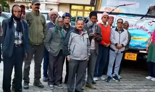 Nainital: दीनदयाल योजना में चयनित 33 बुजुर्ग हुए बद्रीनाथ के लिए रवाना Nainital: दीनदयाल योजना में चयनित 33 बुजुर्ग हुए बद्रीनाथ के लिए रवाना