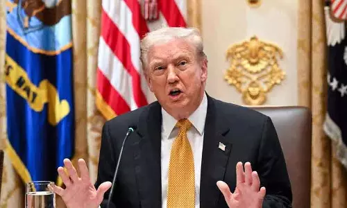 Trump ने H-1B वीजा का समर्थन किया, विदेशी प्रतिभाओं की जरूरत बताई Trump ने H-1B वीजा का समर्थन किया, विदेशी प्रतिभाओं की जरूरत बताई