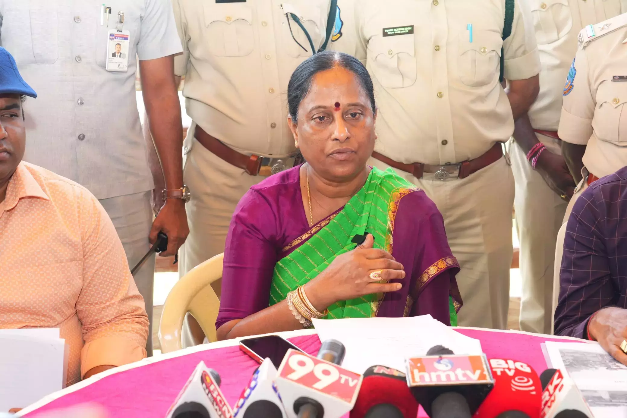 Telangana : सुरेखा ने अपनी टिप्पणी पर स्पष्टीकरण दिया, नागार्जुन पर टिप्पणी पर खेद व्यक्त किया Telangana : सुरेखा ने अपनी टिप्पणी पर स्पष्टीकरण दिया, नागार्जुन पर टिप्पणी पर खेद व्यक्त किया