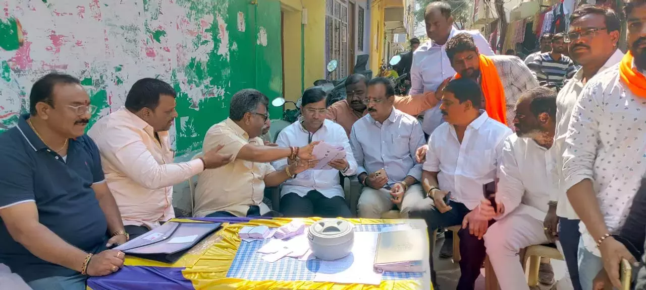BJP ने पुलिस पर जुबली हिल्स उपचुनाव में कांग्रेस के नकदी वितरण की अनदेखी करने का आरोप