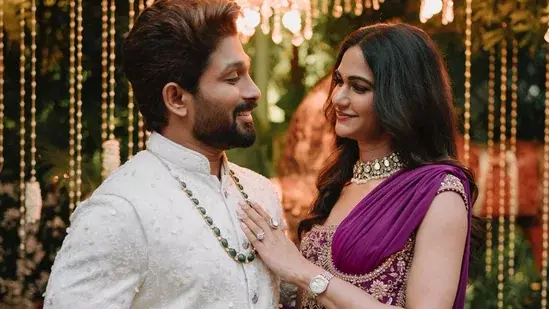Allu Arjun’s की पत्नी स्नेहा रेड्डी ने सुपरस्टार पति के लिए लिखा प्रेम पत्र Allu Arjun’s की पत्नी स्नेहा रेड्डी ने सुपरस्टार पति के लिए लिखा प्रेम पत्र