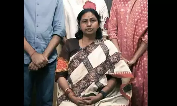 पार्टियाँ एक-दूसरे पर आरोप लगा रही हैं, मतदाता EVMऔर नागरिक मुद्दों की ओर इशारा कर रहे