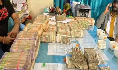 कार से 3 करोड़ कैश जब्त, बालोद पुलिस ने पकड़ा