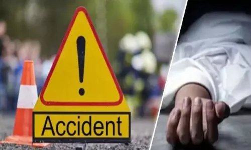 कोहरे में कार और पिकअप वैन की आमने-सामने भिड़ंत, एक युवक की मौत, दो घायल कोहरे में कार और पिकअप वैन की आमने-सामने भिड़ंत, एक युवक की मौत, दो घायल