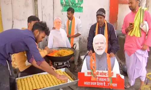 NDA की संभावित जीत पर जश्न की तैयारी, बिहार में भाजपा कार्यकर्ताओं ने बनाए 501 किलो लड्डू