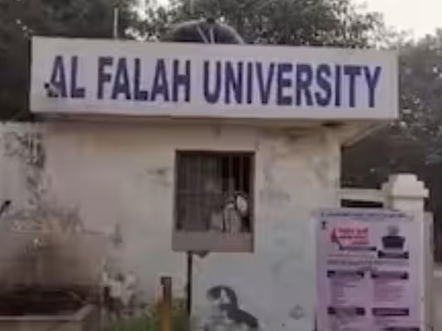 Faridabad: अल-फलाह ऑनलाइन पोर्टल पर धमकीपूर्ण पोस्ट, प्रशासन सतर्क Faridabad: अल-फलाह ऑनलाइन पोर्टल पर धमकीपूर्ण पोस्ट, प्रशासन सतर्क