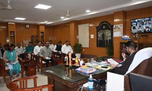 बलौदाबाजार कलेक्टर ने धान खरीदी तैयारी की समीक्षा की बलौदाबाजार कलेक्टर ने धान खरीदी तैयारी की समीक्षा की