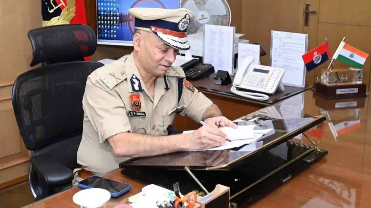 Panchkula: दिल्ली धमाके के आरोपियों के लिए हरियाणा DGP का चेतावनी भरा बयान Panchkula: दिल्ली धमाके के आरोपियों के लिए हरियाणा DGP का चेतावनी भरा बयान