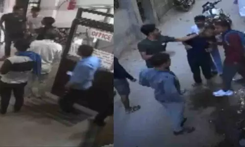 UP: लाइब्रेरी में छात्र को साथी पाठकों से चुप रहने पर पीटा और धमकाया गया UP: लाइब्रेरी में छात्र को साथी पाठकों से चुप रहने पर पीटा और धमकाया गया
