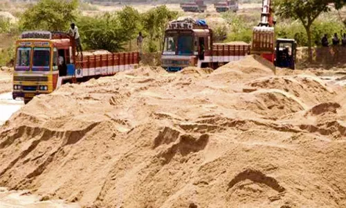 Khunti: अवैध बालू परिवहन में छह हाइवा पकड़े गए Khunti: अवैध बालू परिवहन में छह हाइवा पकड़े गए
