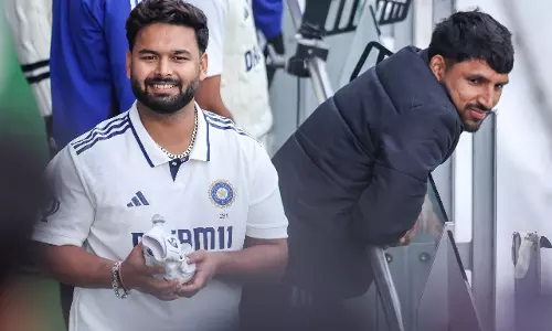 मेरे और ऋषभ भाई के बीच कोई प्रतिस्पर्धा नहीं, मकसद भारत को जीत दिलाना है: जुरेल मेरे और ऋषभ भाई के बीच कोई प्रतिस्पर्धा नहीं, मकसद भारत को जीत दिलाना है: जुरेल