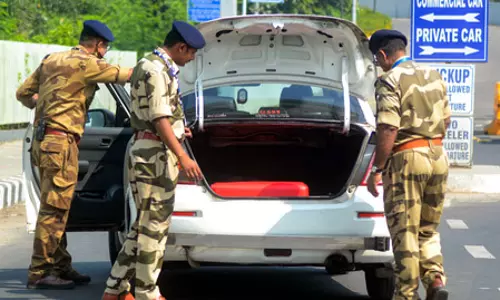 कार विस्फोट: लाल रंग की संदिग्ध गाड़ी की तलाश में जुटी पुलिस