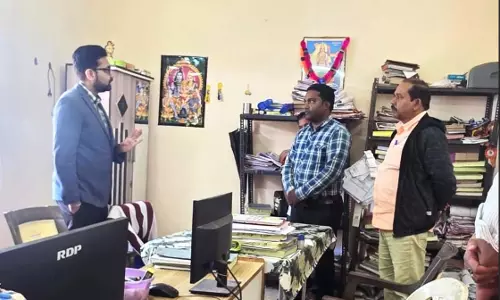 अवैध धान परिवहन पर रोक हेतु कलेक्टर ने सीमावर्ती चेकपोस्टों का किया निरीक्षण