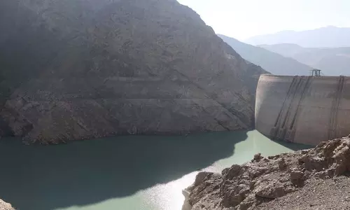 Iran के जल संकट ने उसके प्रमुख शहरों को खाली करने के कगार पर क्यों ला दिया है? Iran के जल संकट ने उसके प्रमुख शहरों को खाली करने के कगार पर क्यों ला दिया है?