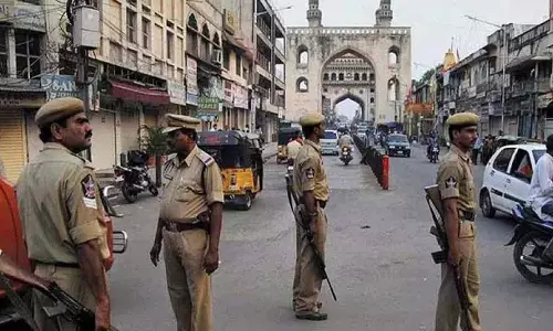 Delhi के लाल किले में बम विस्फोट के बाद हैदराबाद शहर में हाई अलर्ट