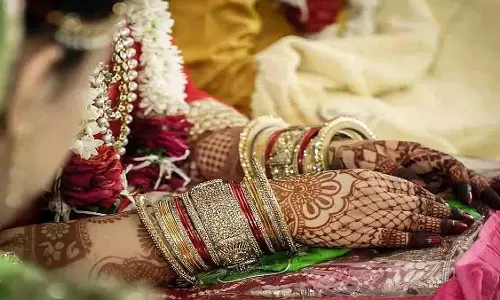 MP: शादी से पहले दूल्हे की शर्त, एसयूवी और 11 लाख रुपये नकद MP: शादी से पहले दूल्हे की शर्त, एसयूवी और 11 लाख रुपये नकद