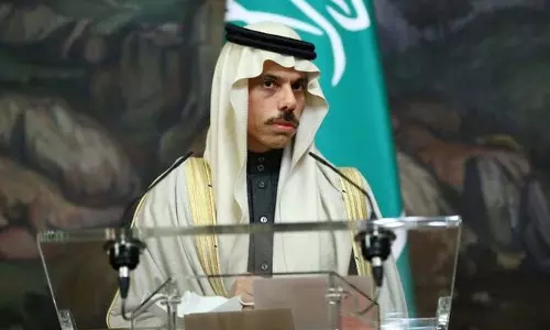 Saudi Arabia के विदेश मंत्री जी-7 मंत्रिस्तरीय बैठक में भाग लेने के लिए पहुंचे कनाडा Saudi Arabia के विदेश मंत्री जी-7 मंत्रिस्तरीय बैठक में भाग लेने के लिए पहुंचे कनाडा