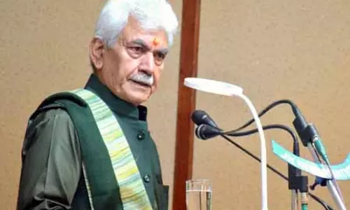 जम्मू-कश्मीर ने नई नियति, नई पहचान और नए सपने गढ़े हैं: एलजी मनोज सिन्हा जम्मू-कश्मीर ने नई नियति, नई पहचान और नए सपने गढ़े हैं: एलजी मनोज सिन्हा