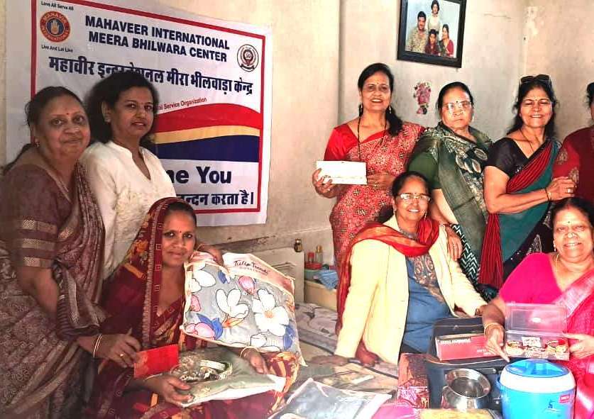 महावीर इंटरनेशनल मीरा केंद्र ने जरूरतमंद बालिका को वितरित की विवाह सामग्री