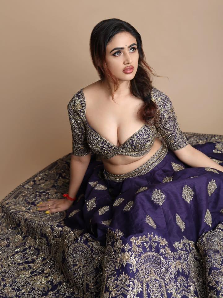 सोनी चरिश्ता का कातिलाना अंदाज