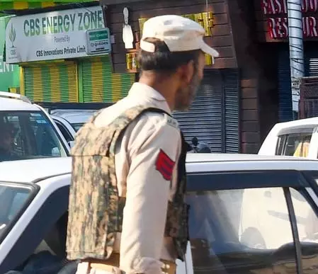 जम्मू-कश्मीर : डोडा पुलिस ने आतंकवादियों के सहयोगियों के खिलाफ चलाया अभियान जम्मू-कश्मीर : डोडा पुलिस ने आतंकवादियों के सहयोगियों के खिलाफ चलाया अभियान