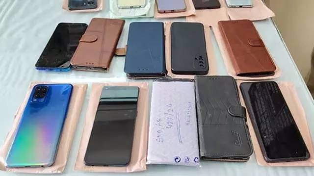 संचार साथी सेवा के तहत Tamil Nadu में 41,069 मोबाइल फोन बरामद किए गए संचार साथी सेवा के तहत Tamil Nadu में 41,069 मोबाइल फोन बरामद किए गए