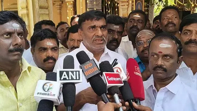 DMK सरकार कानून-व्यवस्था बनाए रखने में असमर्थ: पूर्व मंत्री DMK सरकार कानून-व्यवस्था बनाए रखने में असमर्थ: पूर्व मंत्री