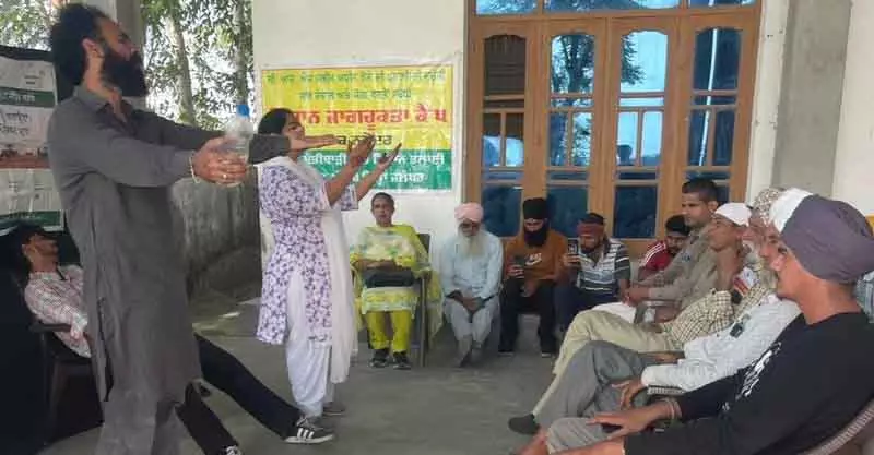 Jalandhar कलाकार और छात्रों ने कृषि विभाग के साथ मिलकर पराली जलाने पर रोक लगाई Jalandhar कलाकार और छात्रों ने कृषि विभाग के साथ मिलकर पराली जलाने पर रोक लगाई