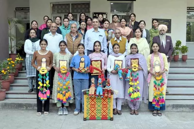 DAV College ऑफ एजुकेशन, Hoshiarpur ने पीयू युवा महोत्सव में सात पुरस्कार जीते DAV College ऑफ एजुकेशन, Hoshiarpur ने पीयू युवा महोत्सव में सात पुरस्कार जीते