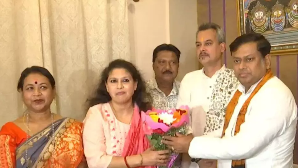 Kolkata: सुकांत मजूमदार की बुला चौधरी से मुलाकात ने बढ़ाई चर्चा Kolkata: सुकांत मजूमदार की बुला चौधरी से मुलाकात ने बढ़ाई चर्चा
