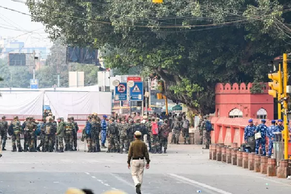 Delhi blast में डॉ. उमर और साथियों ने जुटाए 20 लाख रुपये: जांच में खुलासा Delhi blast में डॉ. उमर और साथियों ने जुटाए 20 लाख रुपये: जांच में खुलासा