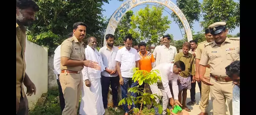 Karnataka : किसानों ने सर्वेक्षण कार्य का विरोध किया Karnataka : किसानों ने सर्वेक्षण कार्य का विरोध किया