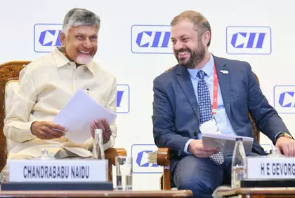 आंध्र प्रदेश के CM ने निवेश के लिए शीघ्र मंजूरी का वादा किया आंध्र प्रदेश के CM ने निवेश के लिए शीघ्र मंजूरी का वादा किया