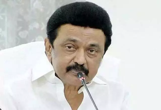 सरकारी कर्मचारियों के लिए महंगाई भत्ते में बढ़ोतरी: CM की घोषणा सरकारी कर्मचारियों के लिए महंगाई भत्ते में बढ़ोतरी: CM की घोषणा