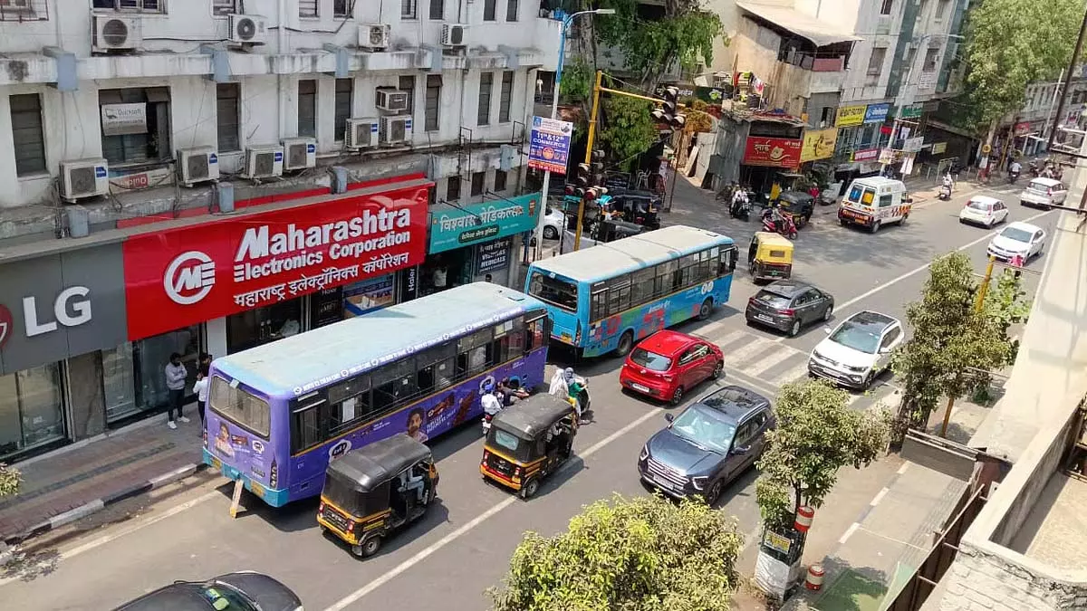 Pune : बार-बार बस खराब होने से पीएमपीएमएल को सालाना 25-30 करोड़ का नुकसान Pune : बार-बार बस खराब होने से पीएमपीएमएल को सालाना 25-30 करोड़ का नुकसान
