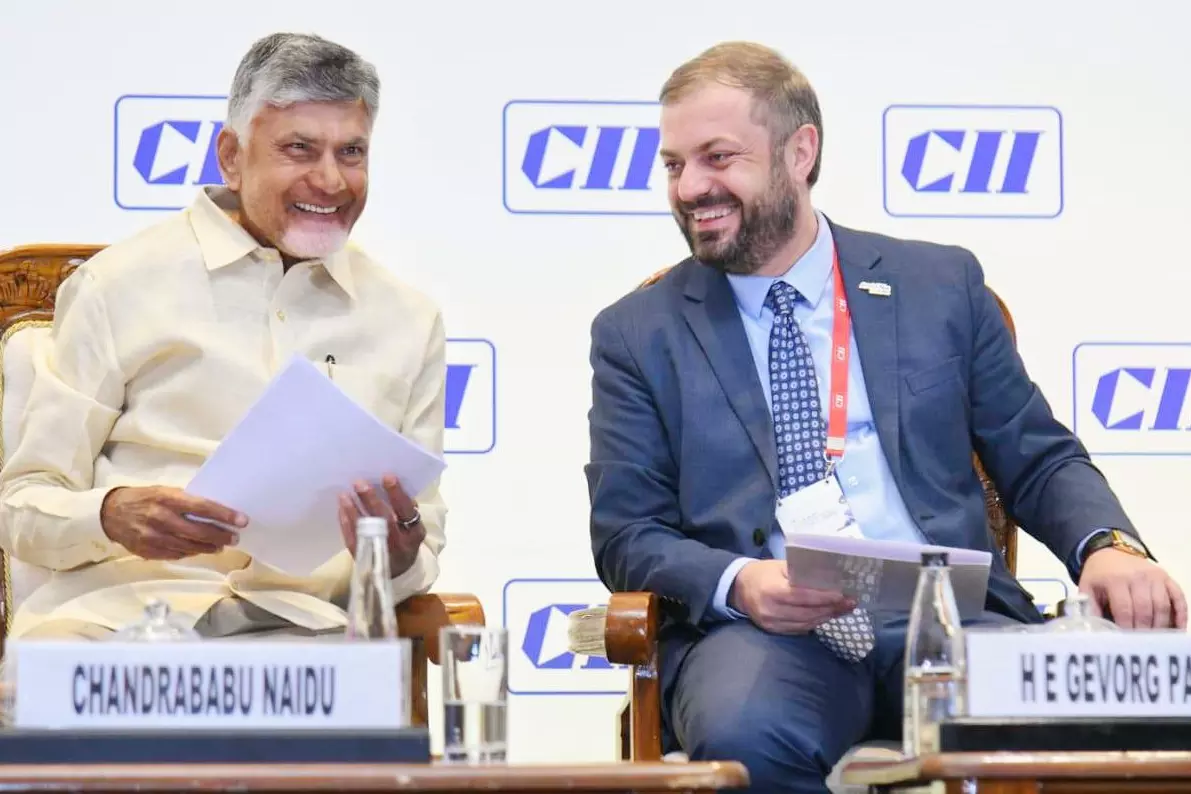 Andhra Pradesh के मुख्यमंत्री ने निवेश के लिए शीघ्र मंजूरी का वादा किया Andhra Pradesh के मुख्यमंत्री ने निवेश के लिए शीघ्र मंजूरी का वादा किया