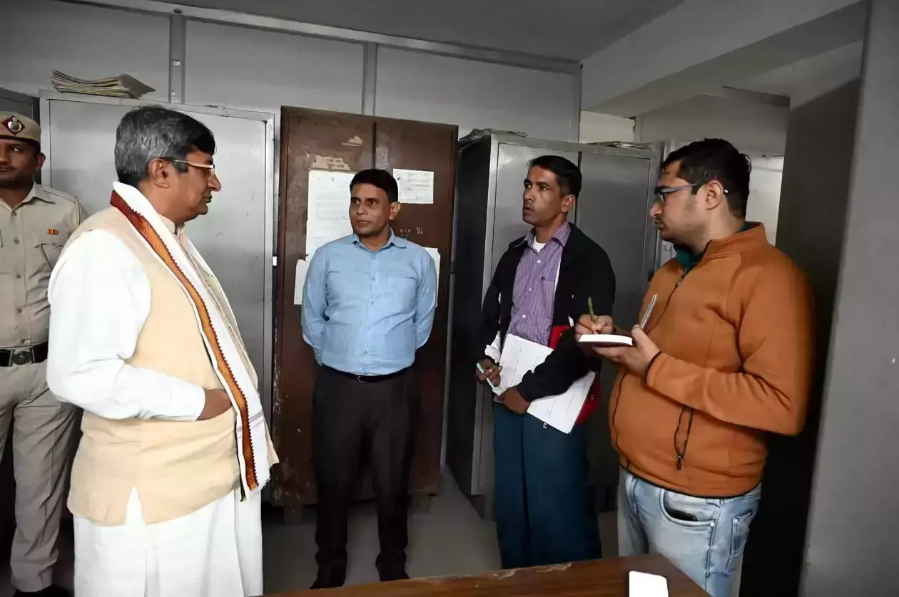 Hisar: प्रशासनिक कार्यों में तेजी लाने के लिए मेयर ने उठाया कदम Hisar: प्रशासनिक कार्यों में तेजी लाने के लिए मेयर ने उठाया कदम