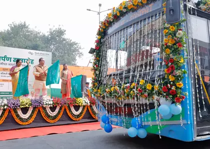 सोनीपत के लिए नई अंतरराज्यीय बस सेवा का शुभारंभ, CM ने दिखाई हरी झंडी सोनीपत के लिए नई अंतरराज्यीय बस सेवा का शुभारंभ, CM ने दिखाई हरी झंडी